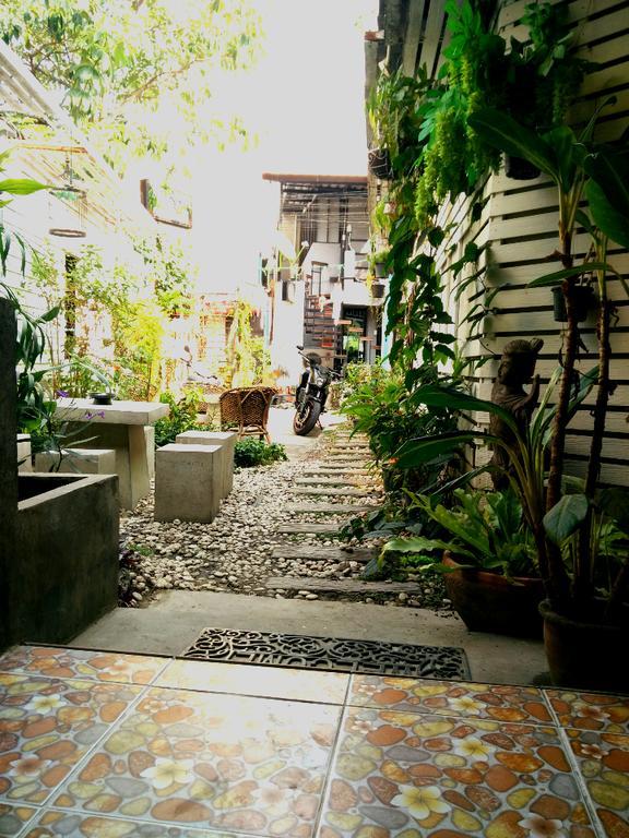 Yin Yang Guesthouse Чиангмай Экстерьер фото